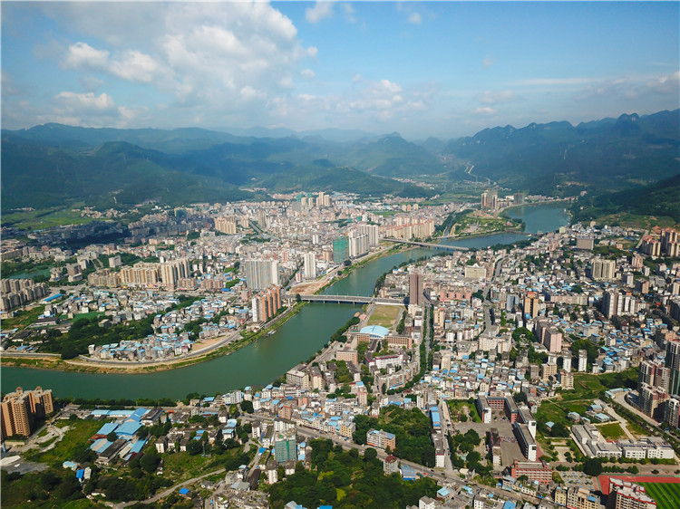 陽山努力打造長水清河暢岸綠景美的良好生態(tài)環(huán)境。（通訊員供圖）.jpg